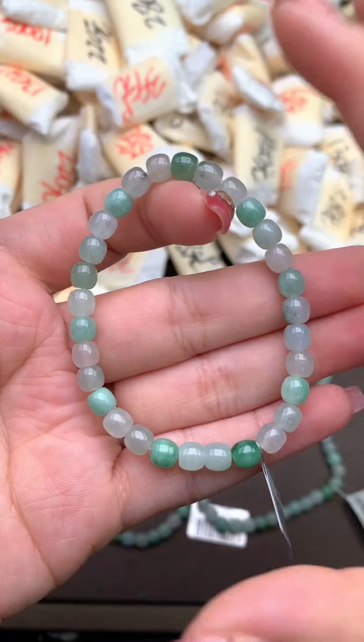 未镶嵌翡翠手串—
