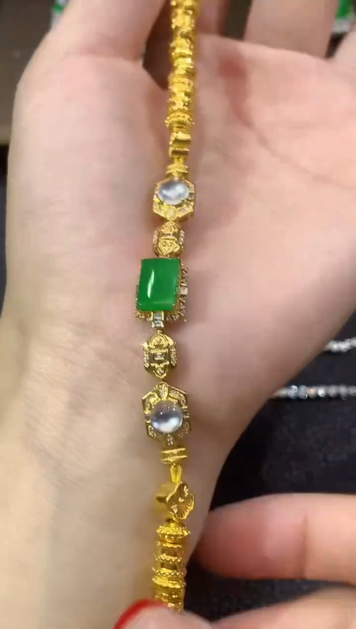 18K金镶嵌手链翡翠A51