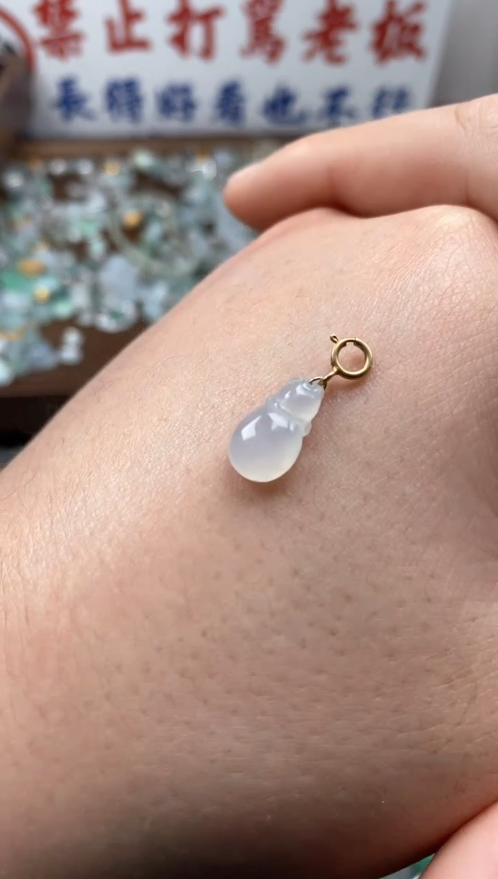 【闪购商品】翡翠颈饰未镶嵌哥哥