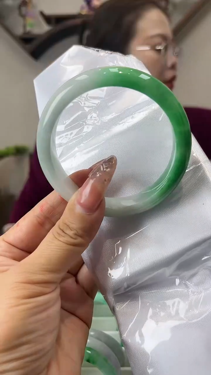 【闪购商品】砖雕闪18 圈口61 独货手镯