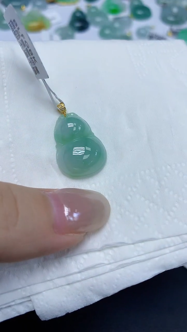 翡翠18K金镶嵌颈饰天然缅甸翡翠A货
