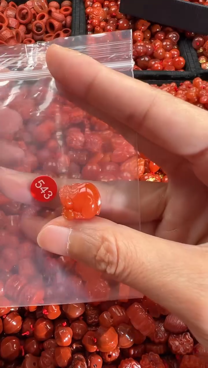 【闪购商品】南红玛瑙颈饰未镶嵌1