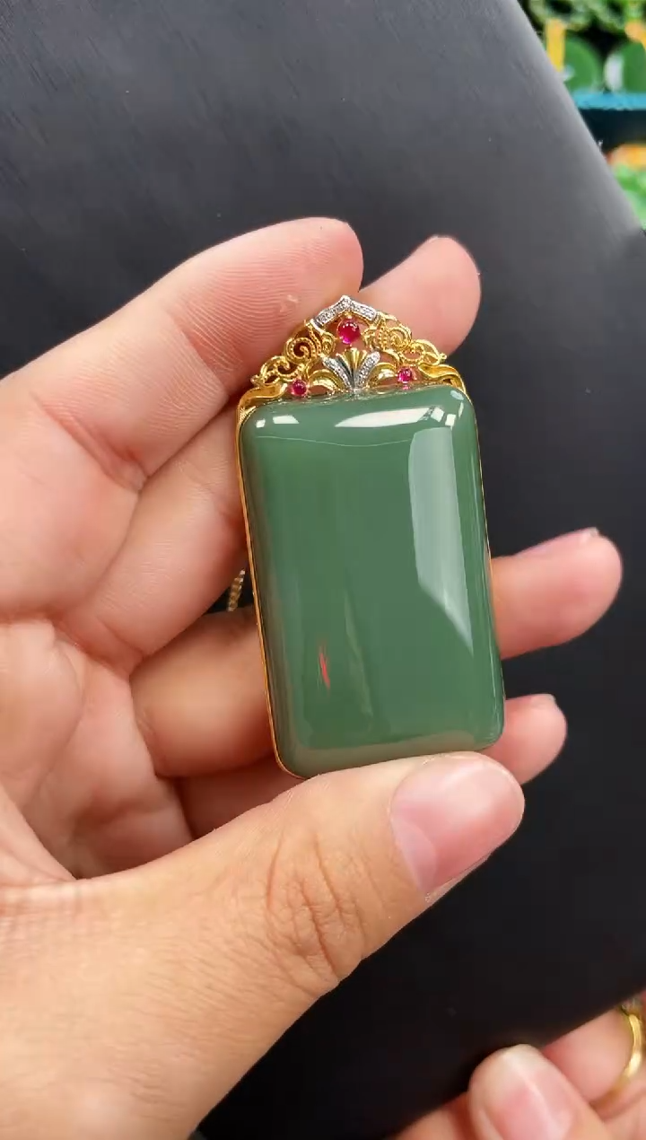 【闪购商品】和田玉吊坠18K金镶嵌55MM 多样性发一