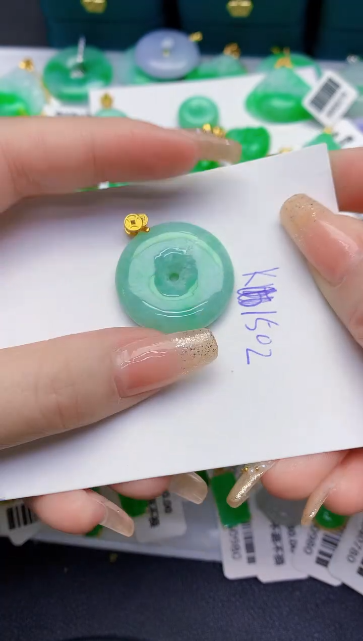 颈饰未镶嵌翡翠缅甸天然翡翠A货