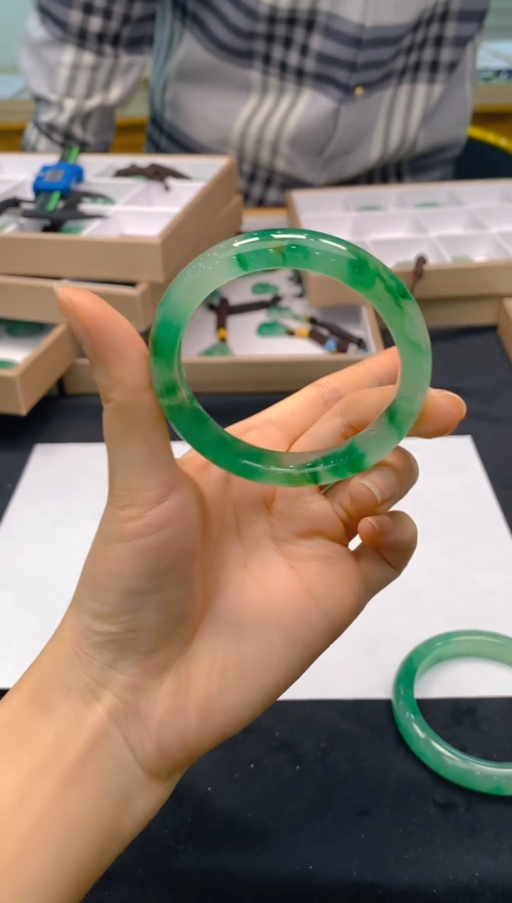 【闪购商品】石英质玉手镯未镶嵌336