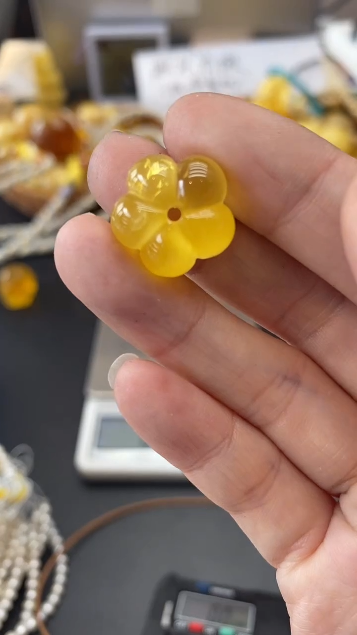 琥珀未镶嵌珠宝奇石2417