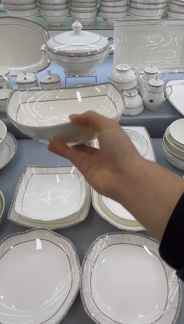 骨瓷玲珑8三角2个 