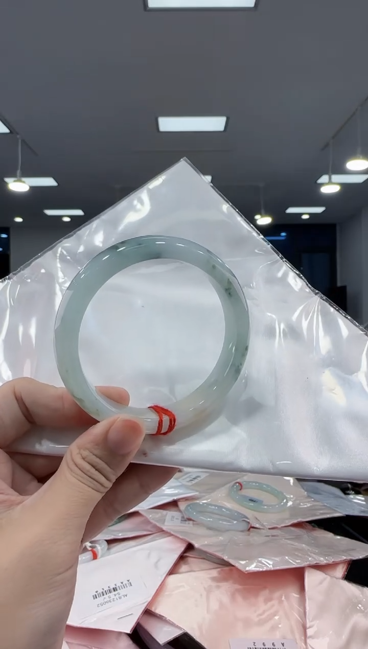【闪购商品】翡翠手镯未镶嵌  翡翠手镯