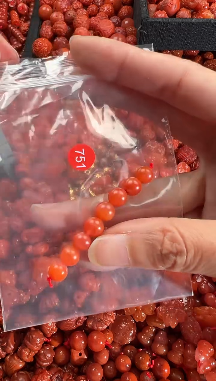 【闪购商品】南红玛瑙颈饰未镶嵌1