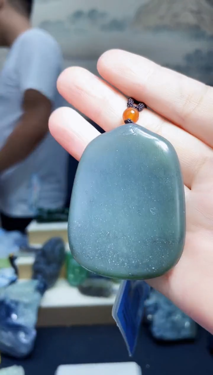 和田玉未镶嵌颈饰1