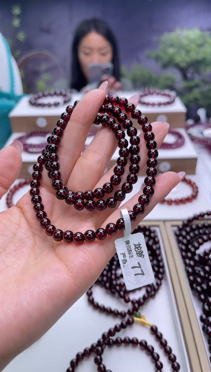 【闪购商品】石榴石手串未镶嵌石榴石多圈6mm+多样式发一