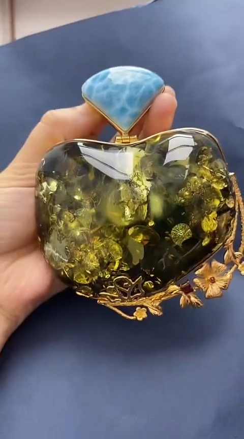 裸石琥珀未镶嵌吊坠