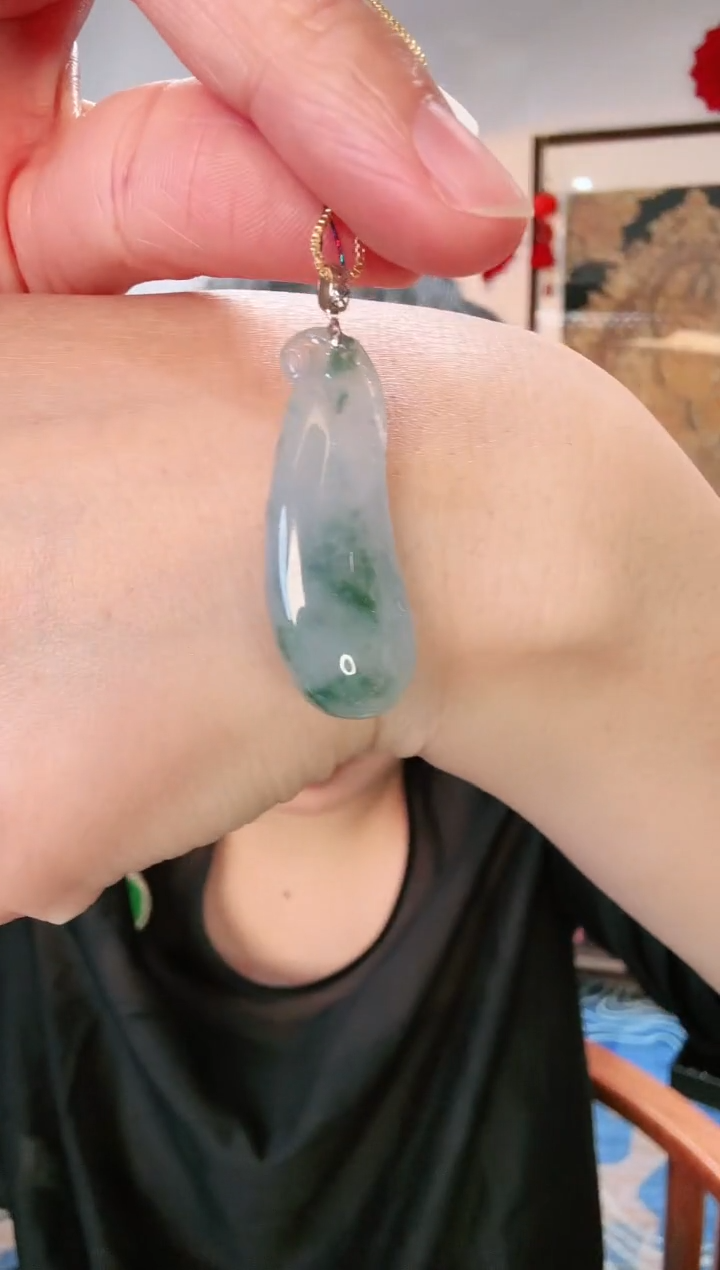 【闪购商品】翡翠颈饰18K金镶嵌吊坠