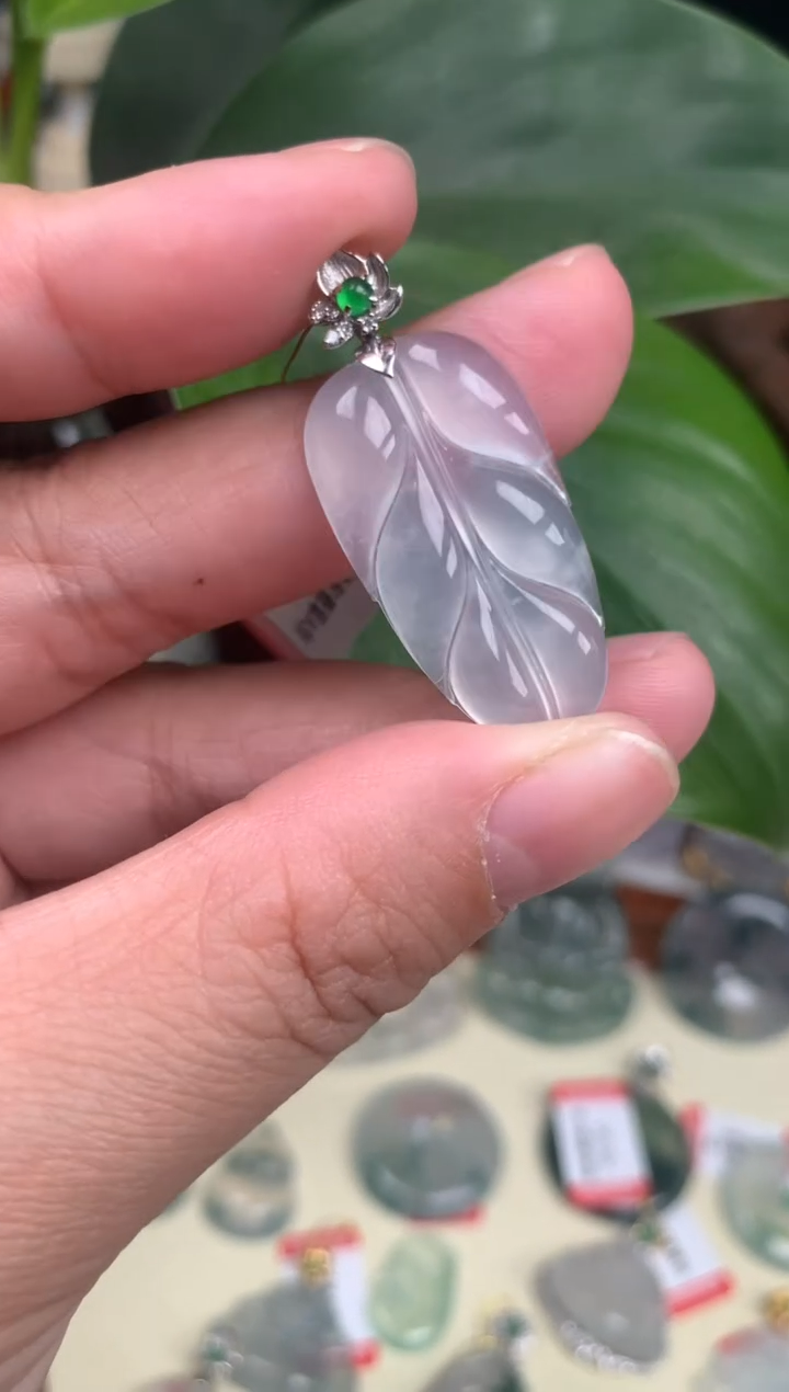 【闪购商品】翡翠颈饰18K金镶嵌叶子