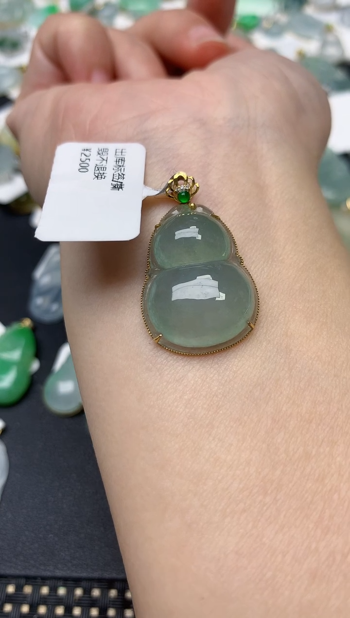颈饰18K金镶嵌翡翠天然缅甸A货翡翠