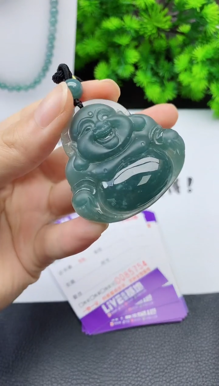 翡翠未镶嵌颈饰 