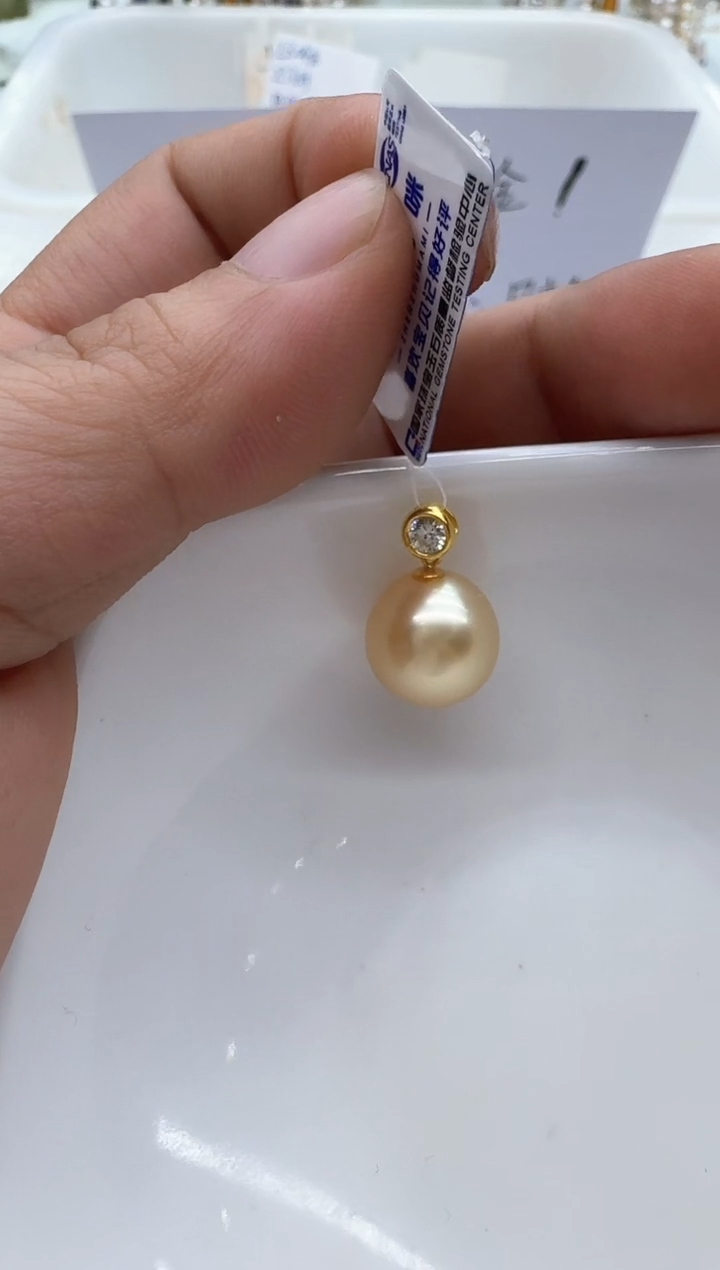 【闪购商品】海水珍珠颈饰18K金镶嵌清货