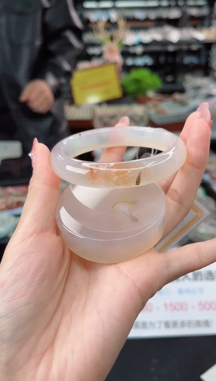 【闪购商品】石英质玉手镯未镶嵌59圈口（赠品镯心）3540368