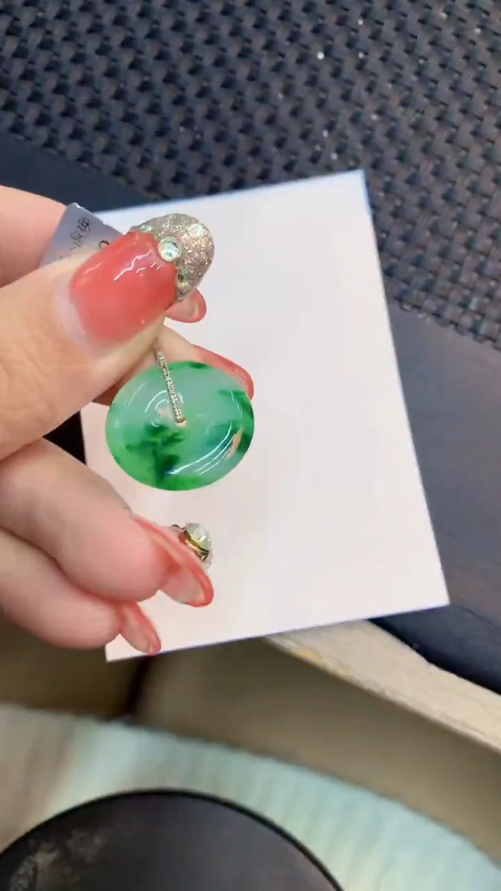 颈饰18K金镶嵌翡翠1