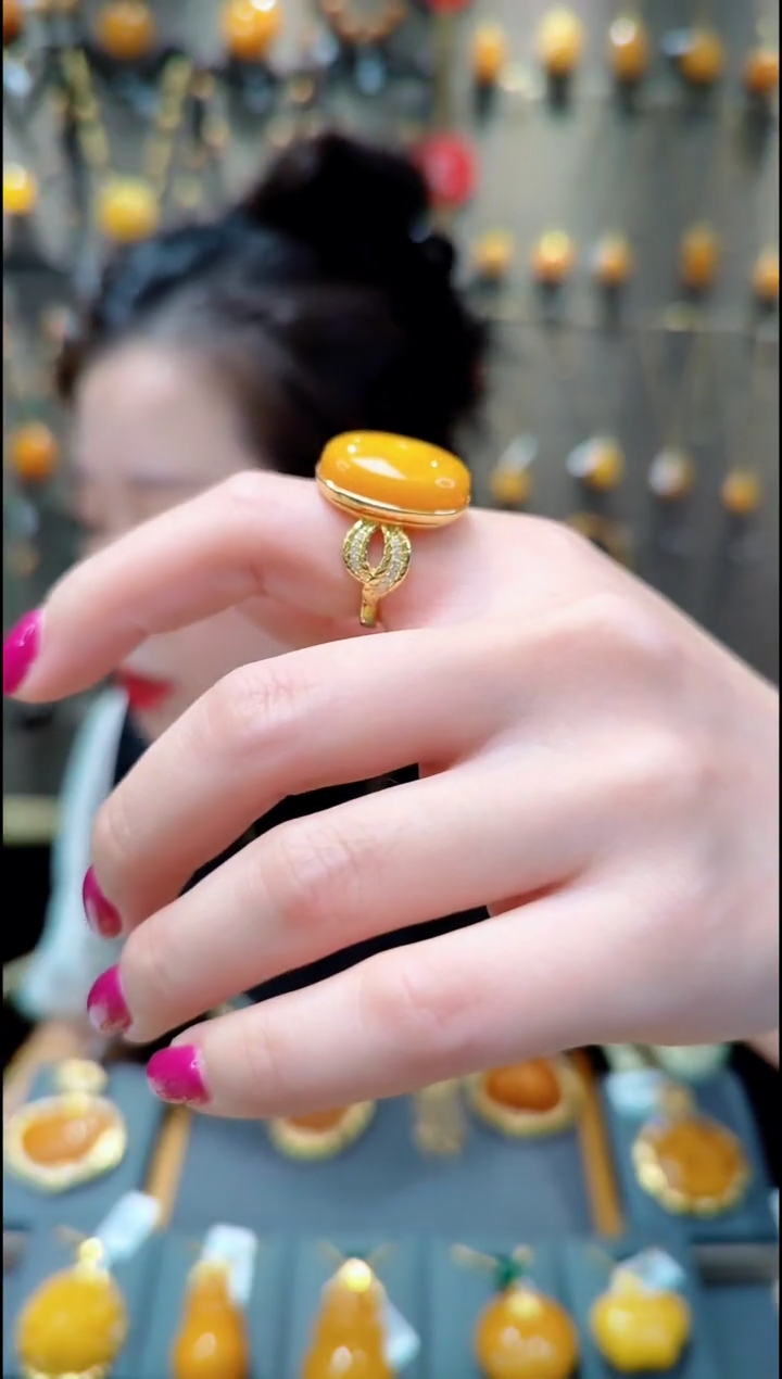 【闪购商品】蜜蜡戒指银S925镀金镶嵌B262蜜蜡戒指