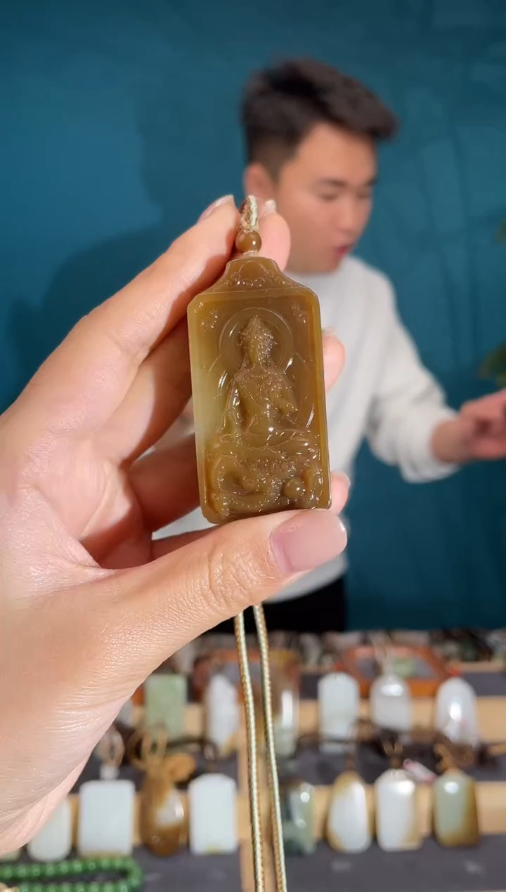 颈饰未镶嵌和田玉1