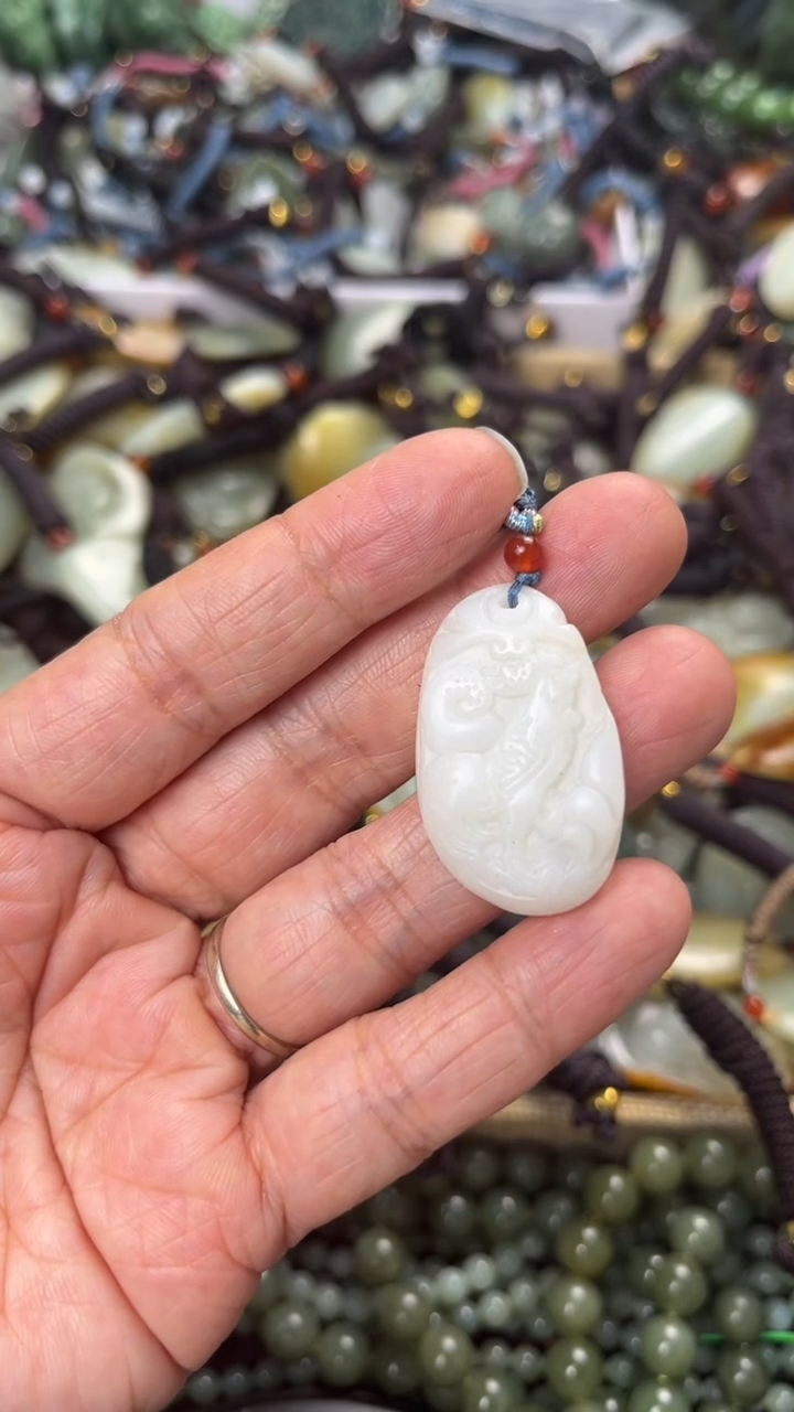 【闪购商品】和田玉颈饰未镶嵌多样性发货没有证书拍一发一有瑕