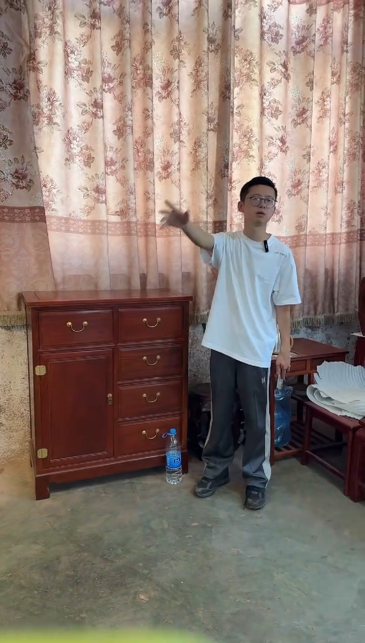 黑酸枝木类成套家具带门五斗柜