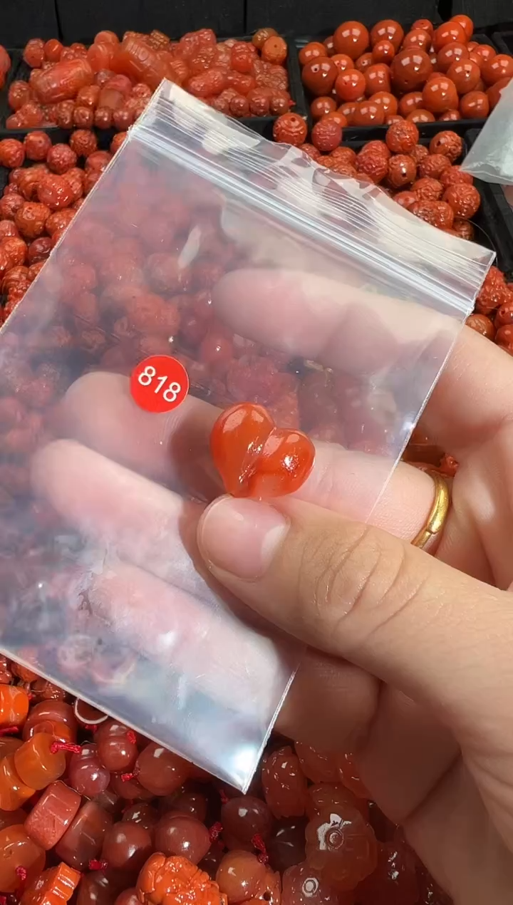 颈饰未镶嵌南红玛瑙1