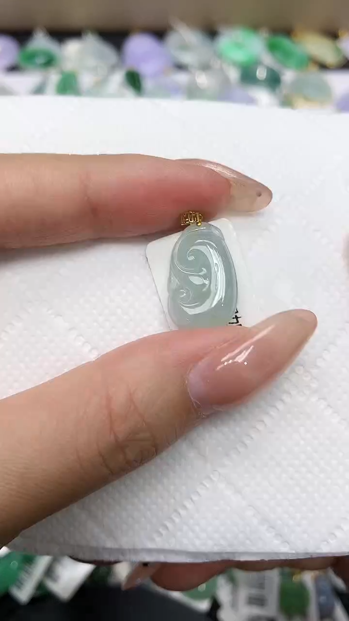 颈饰18K金镶嵌翡翠1111111111
