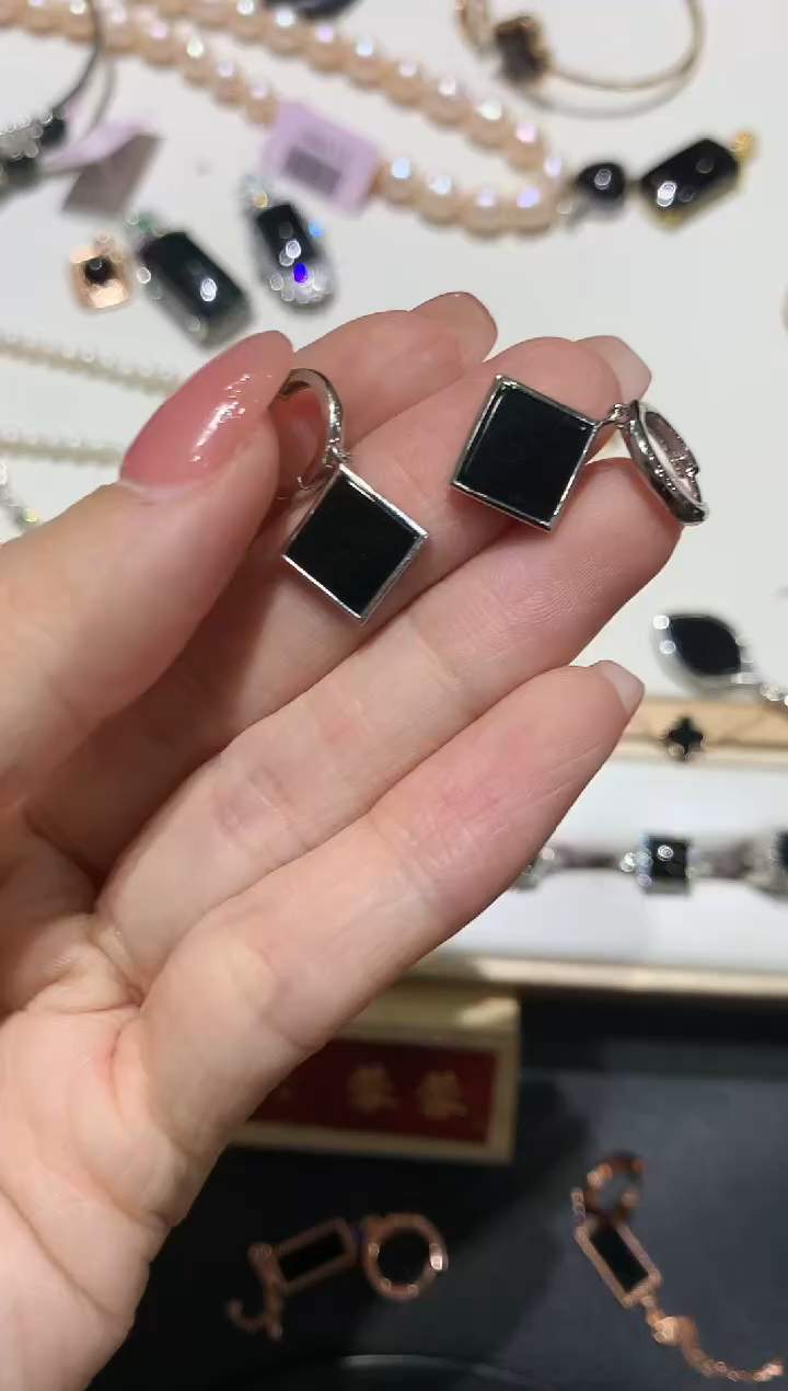 【闪购商品】翡翠吊坠(不含链)银S925镶嵌49多人多样性随机发货1件