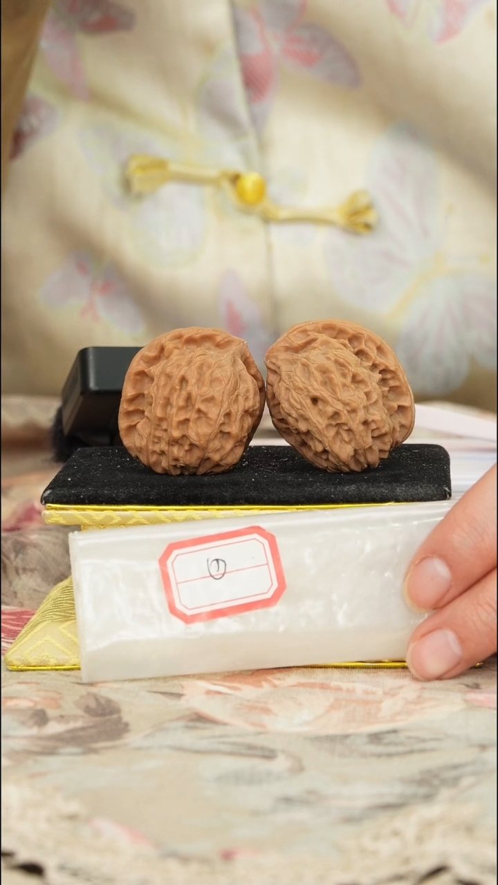 【闪购商品】文玩核桃把件非嫁接北京鹰嘴