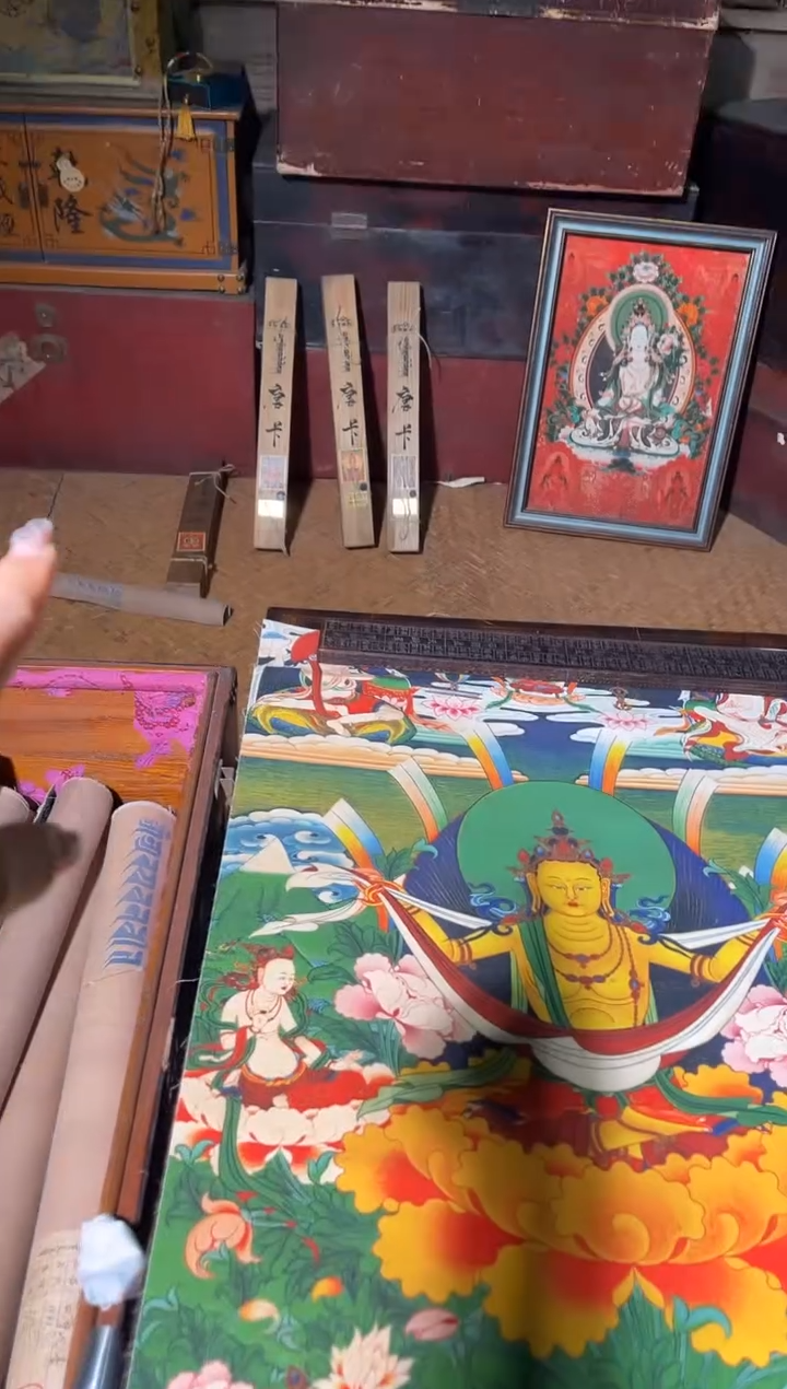 卷轴画卷轴画的的帅帅tk