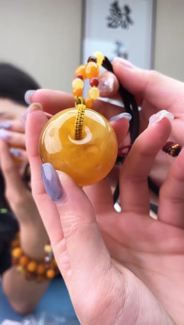 蜜蜡未镶嵌珠宝奇石T0假一罚十多样性发其一