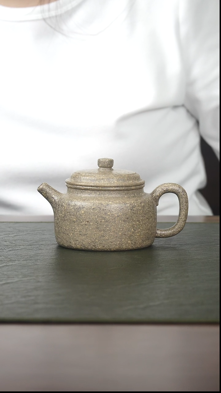 侯峰十六目松花泥德钟220cc