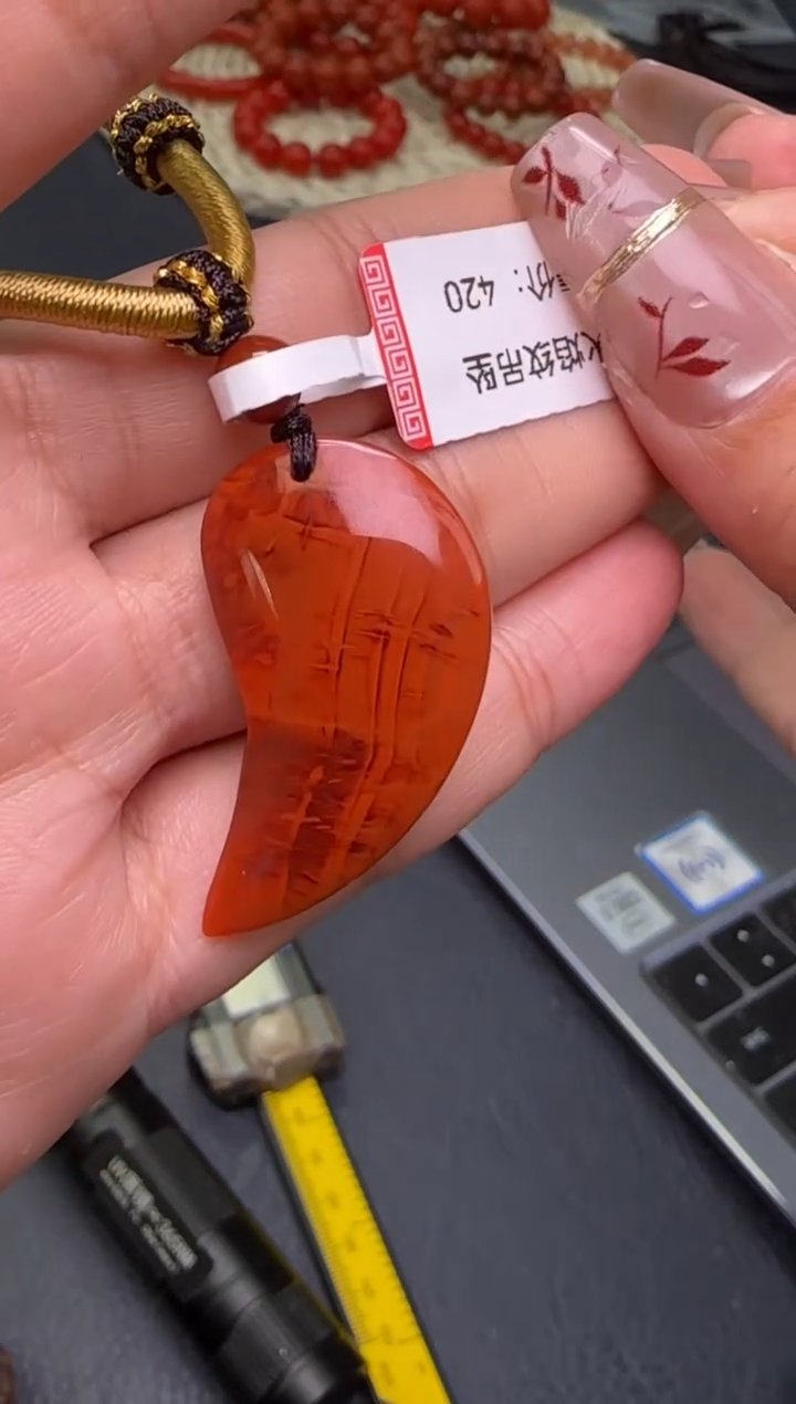 【闪购商品】南红玛瑙手链未镶嵌原矿南红月牙吊坠多样性发1