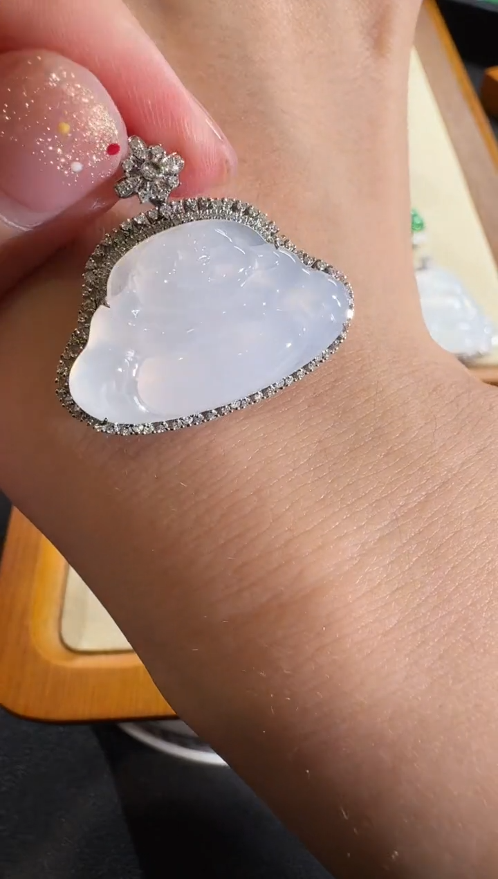 【闪购商品】翡翠吊坠(不含链)18K金镶嵌【源头工厂】钻石镶嵌