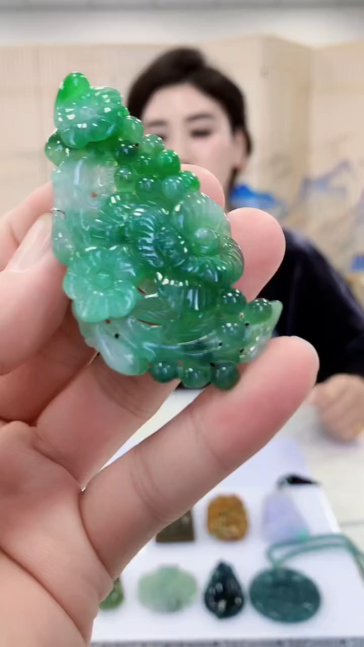 【闪购商品】定制翡翠未镶嵌4829bb-毛货挂件77