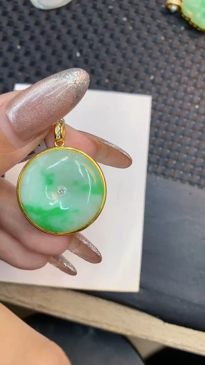 颈饰未镶嵌翡翠1