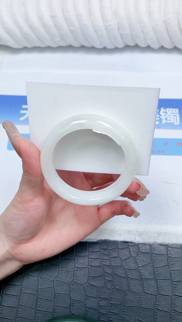 和田玉手镯未镶嵌73-52.4