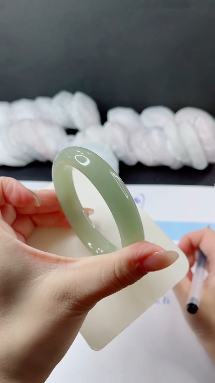 未镶嵌手镯石英质玉多样性发货V115