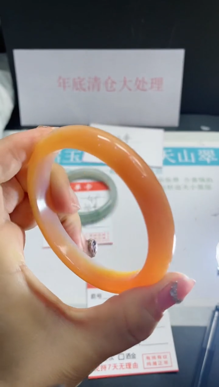 【闪购商品】石英质玉手镯未镶嵌50