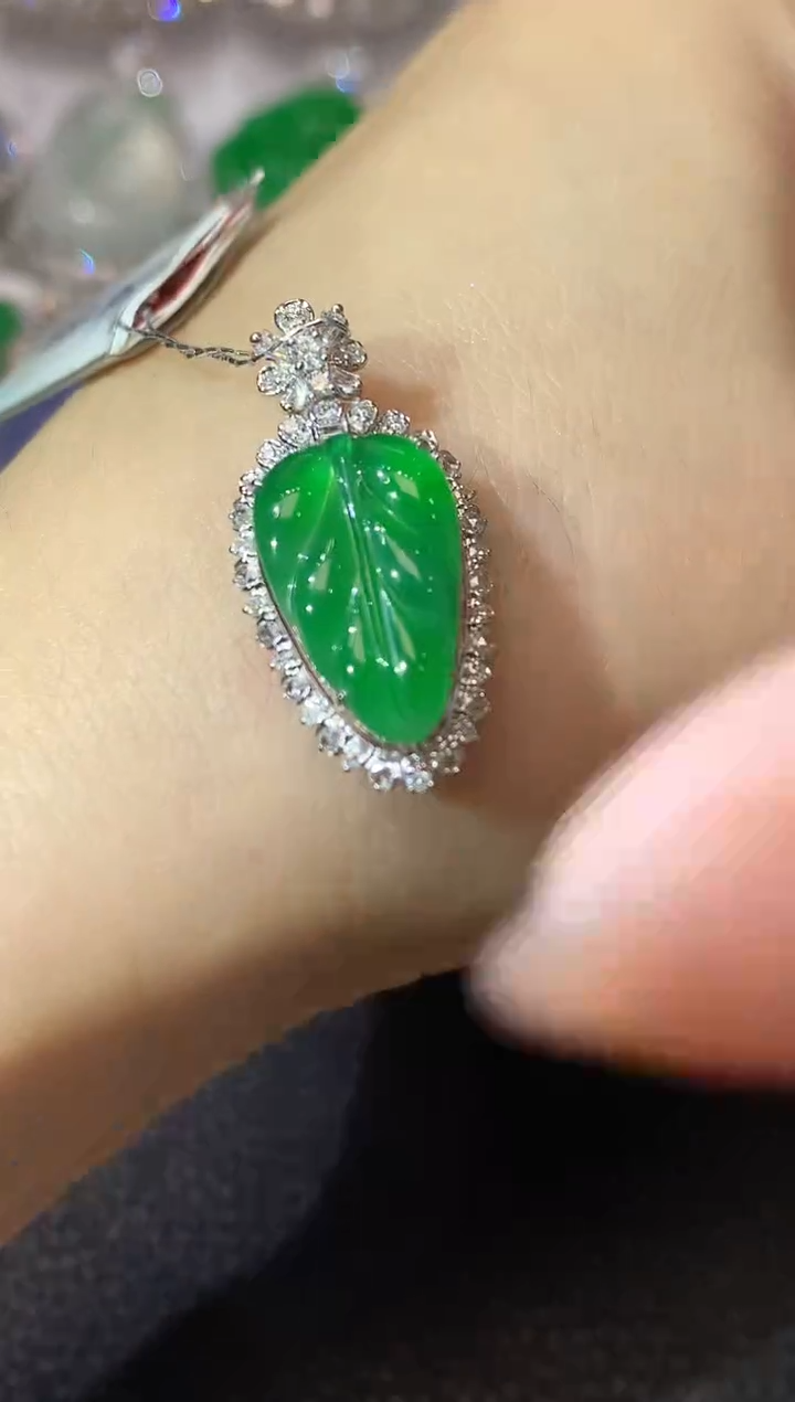 翡翠18K金镶嵌吊坠(不含链)C22