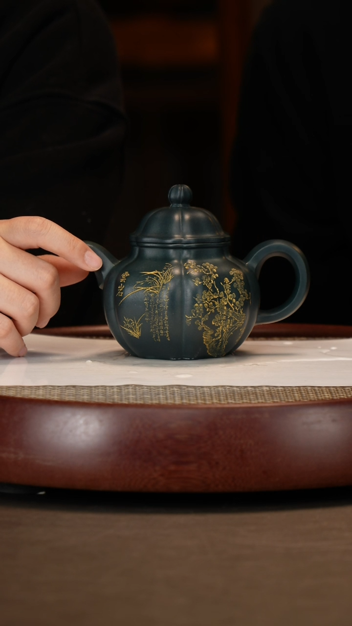 【闪购商品】紫砂茶壶六方掇球梅兰竹菊四条屏画 博古架