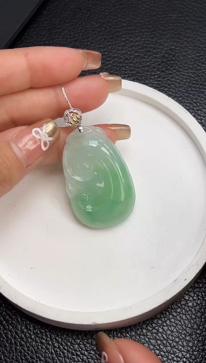 【闪购商品】翡翠颈饰18K金镶嵌YM922-6 如意