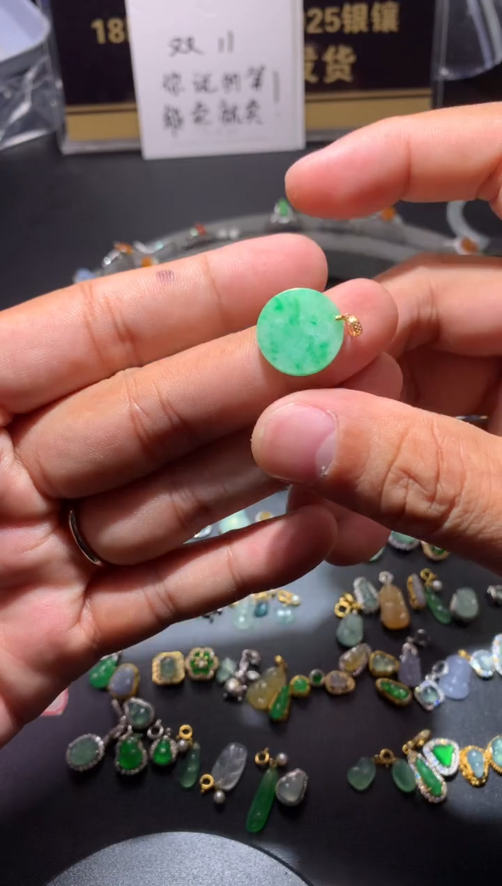 吊坠(不含链)18K金镶嵌翡翠美**莉1