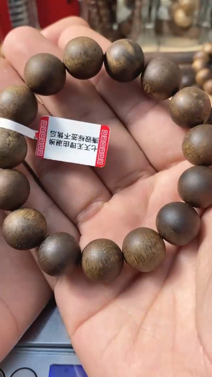 【闪购商品】沉香手串海南莺歌绿棋金莎叶卡1.4