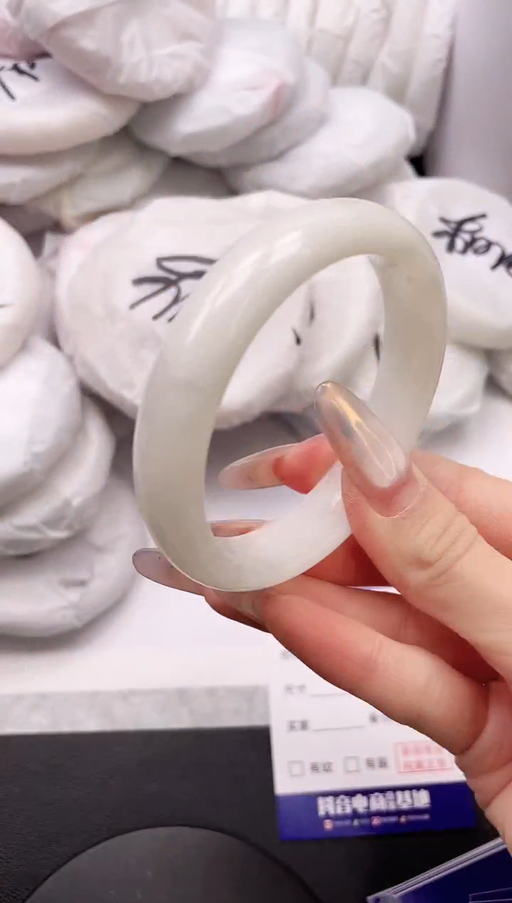 【闪购商品】和田玉手镯未镶嵌13K166-57