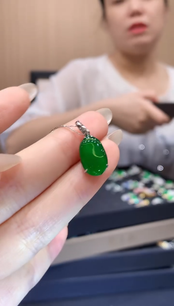 翡翠18K金镶嵌吊坠(不含链)SY0946多样性发其一