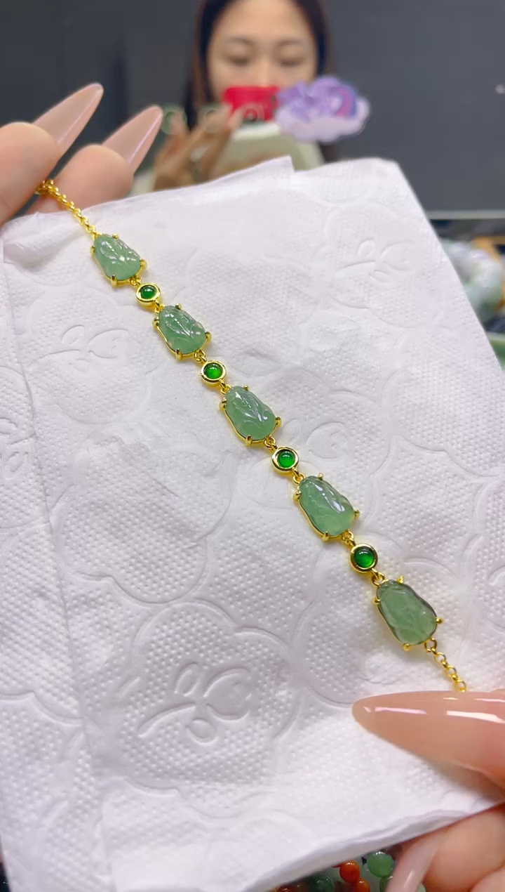 颈饰未镶嵌翡翠/K/翡翠A货，一件也是批发价