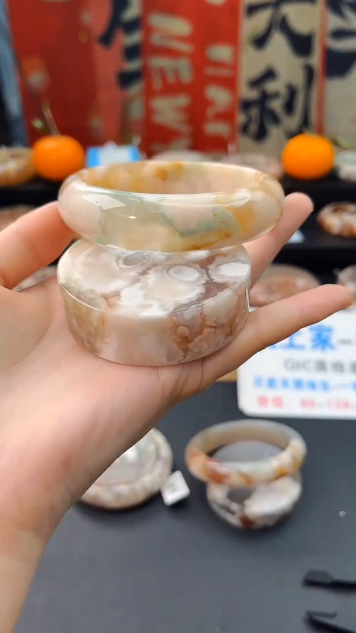 【闪购商品】石英质玉手镯未镶嵌赠送镯心（61圈口）